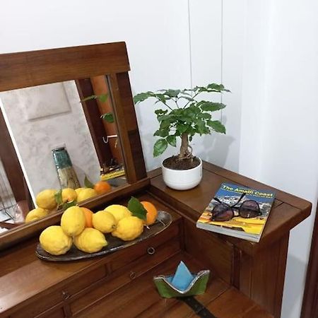 Giulia Town House Tra Citta E Mare Apartment Salerno Luaran gambar