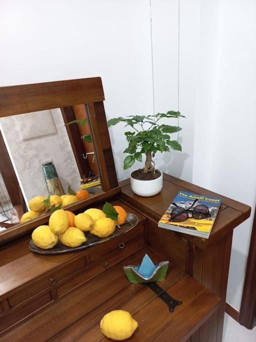 Giulia Town House Tra Citta E Mare Apartment Salerno Luaran gambar
