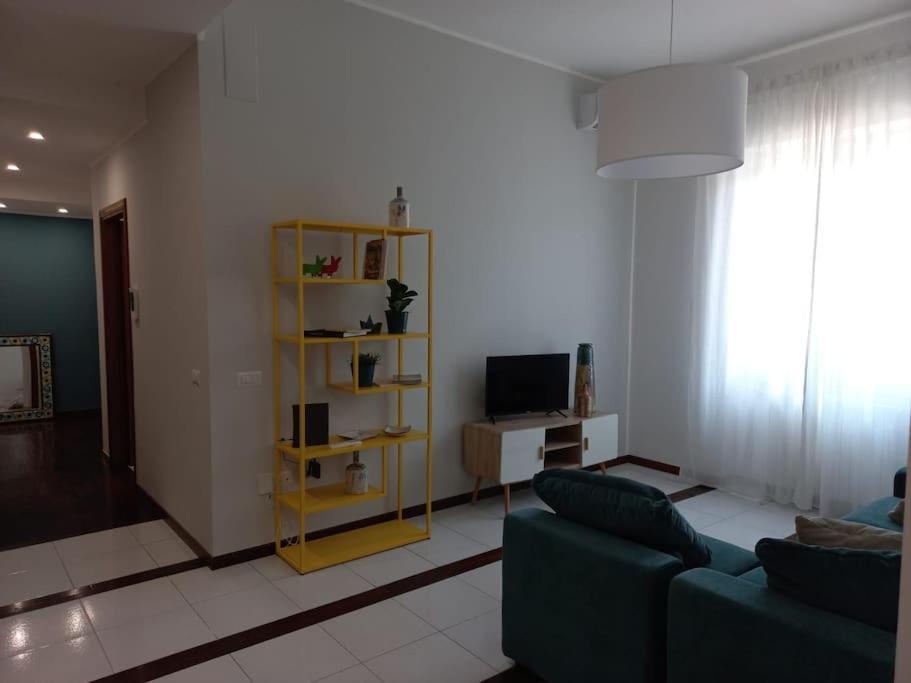 Giulia Town House Tra Citta E Mare Apartment Salerno Luaran gambar