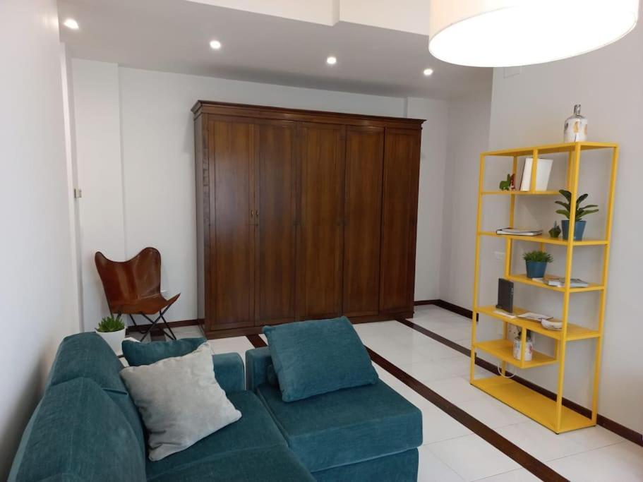 Giulia Town House Tra Citta E Mare Apartment Salerno Luaran gambar