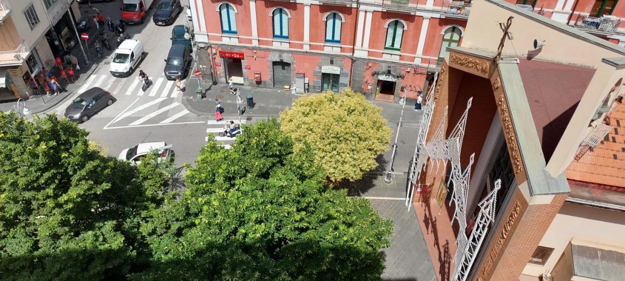 Giulia Town House Tra Citta E Mare Apartment Salerno Luaran gambar